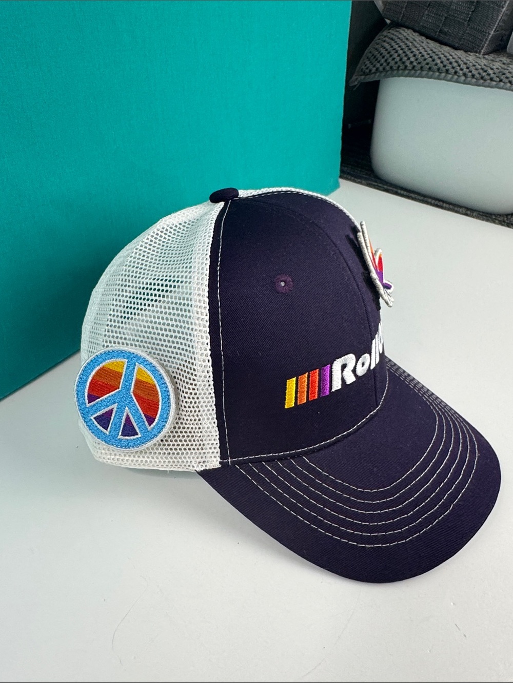 Roll One Trucker Hat SnapBack Mesh Cap leaf skateboard peace sign removable - Picture 2 of 4